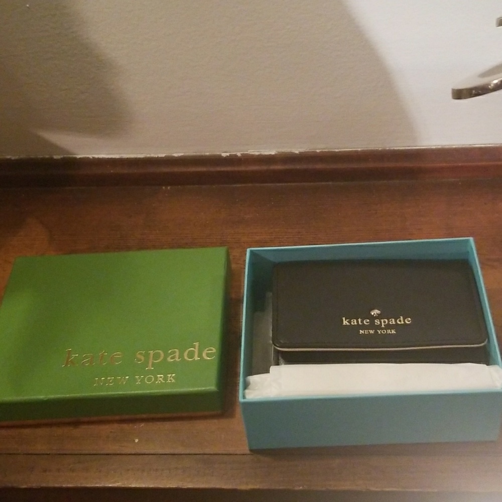 AUTHENTIC KATE SPADE wallet with attached key hold